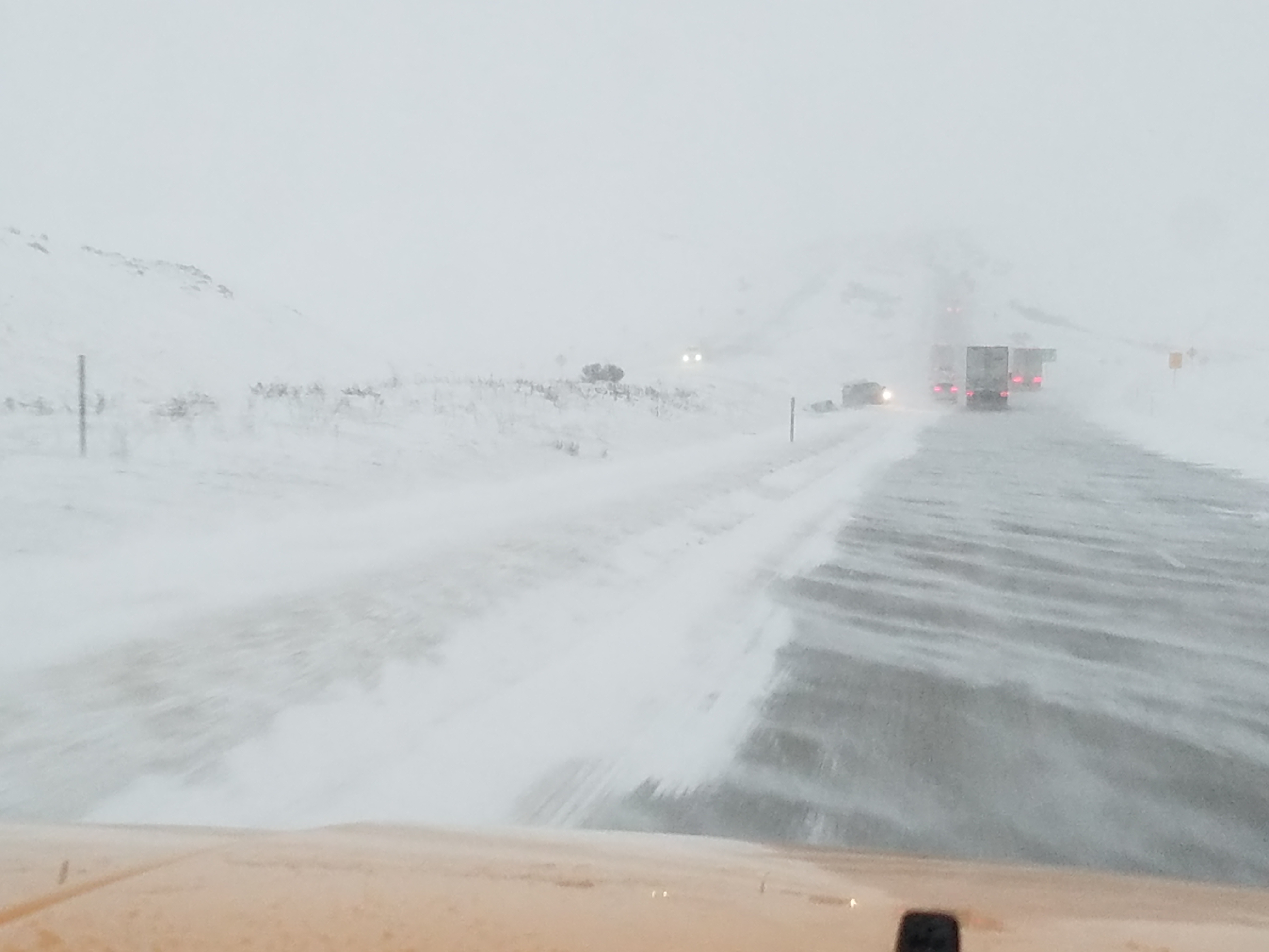 Blowing snow on I-84